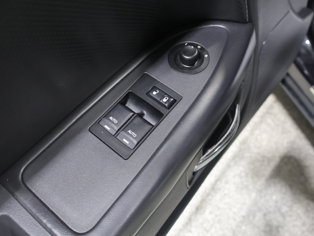Used 2009 Dodge Challenger R/T RWD image 13