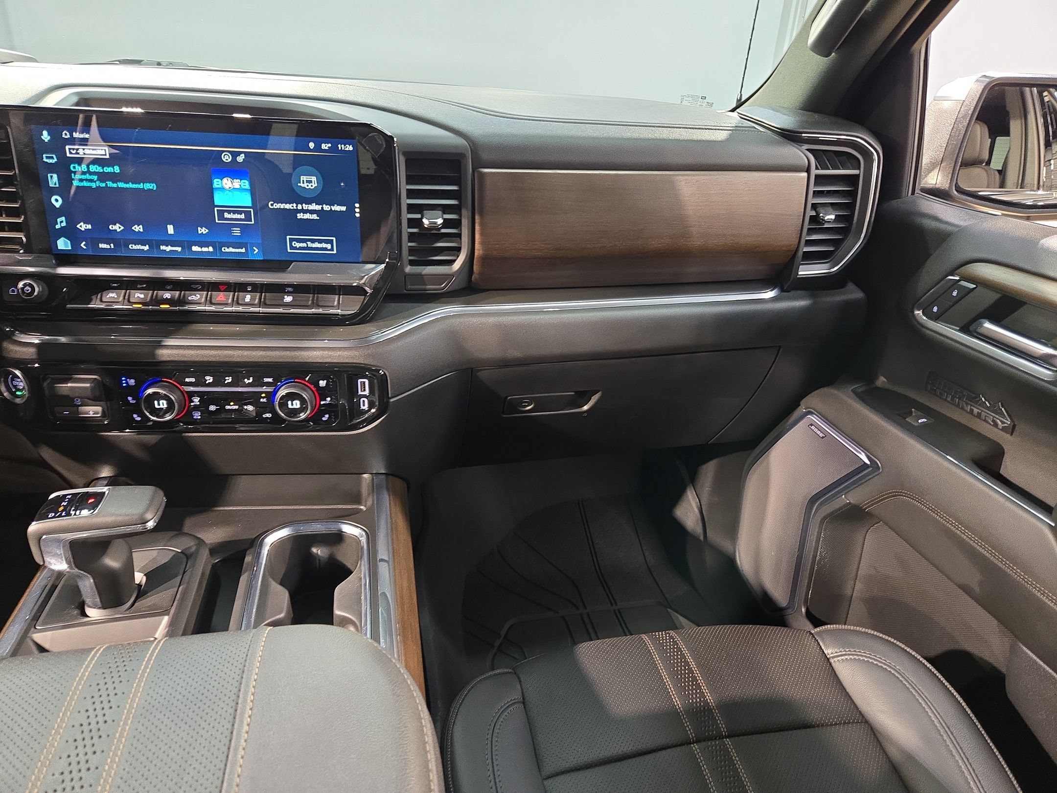 Used 2024 Chevrolet Silverado 1500 High Country w/ High Country Premium Package AWD/4WD image 11