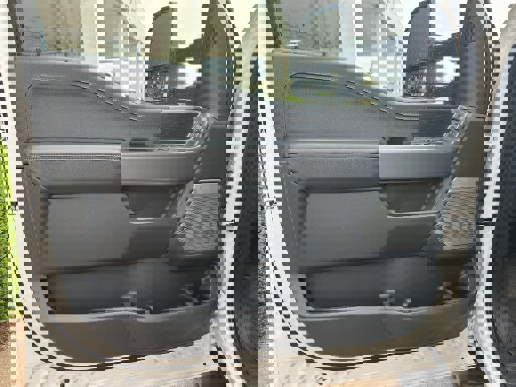 New 2025 Ford F150 Lariat w/ Equipment Group 502A High image 12