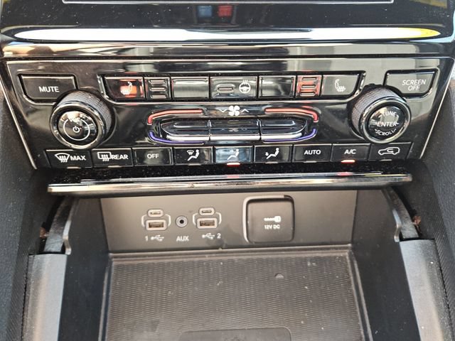 Used 2025 Jeep Grand Cherokee L Laredo w/ Luxury Tech Group I RWD image 20