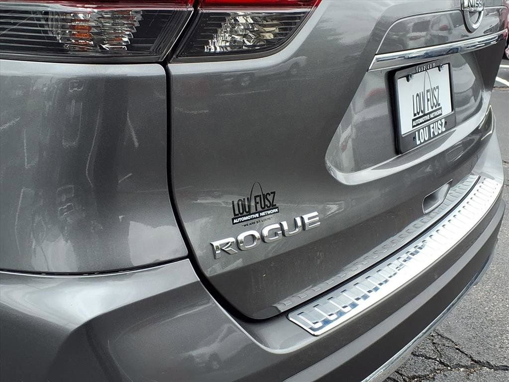 Used 2018 Nissan Rogue S w/ S Value Package image 28