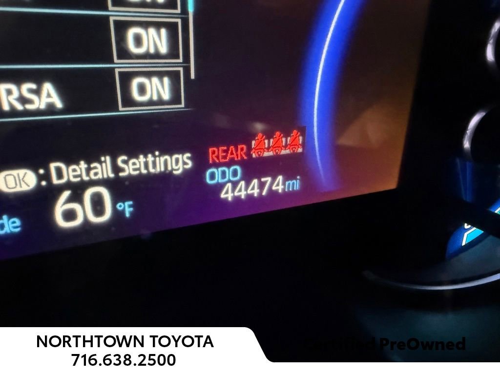 Used 2021 Toyota RAV4 SE w/ Weather & Moonroof Package AWD/4WD image 7