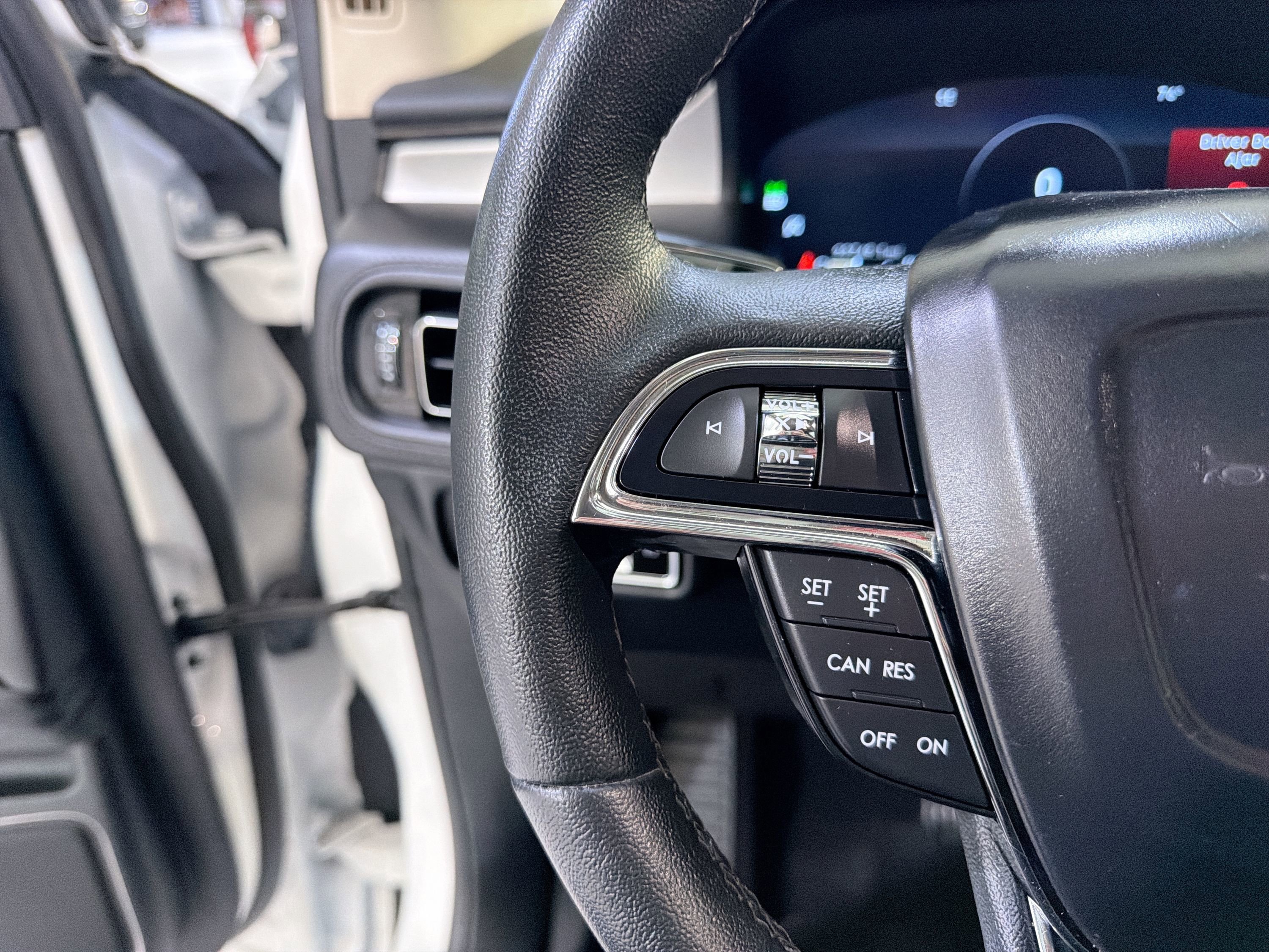 Used 2023 Lincoln Nautilus FWD w/ Premium Package image 14