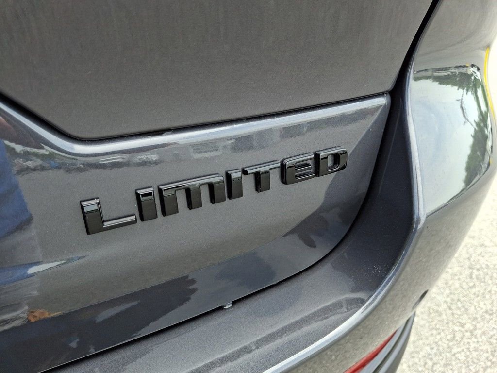 New 2025 Jeep Grand Cherokee Limited w/ Black Appearance Package image 30