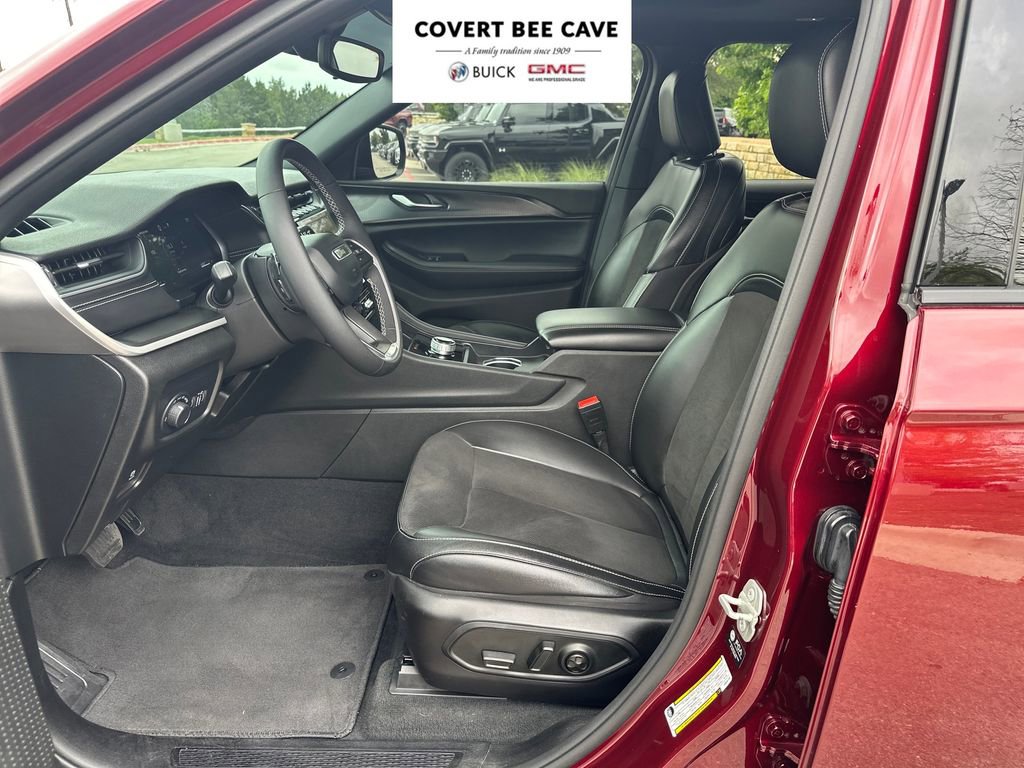 Used 2023 Jeep Grand Cherokee L Altitude image 10