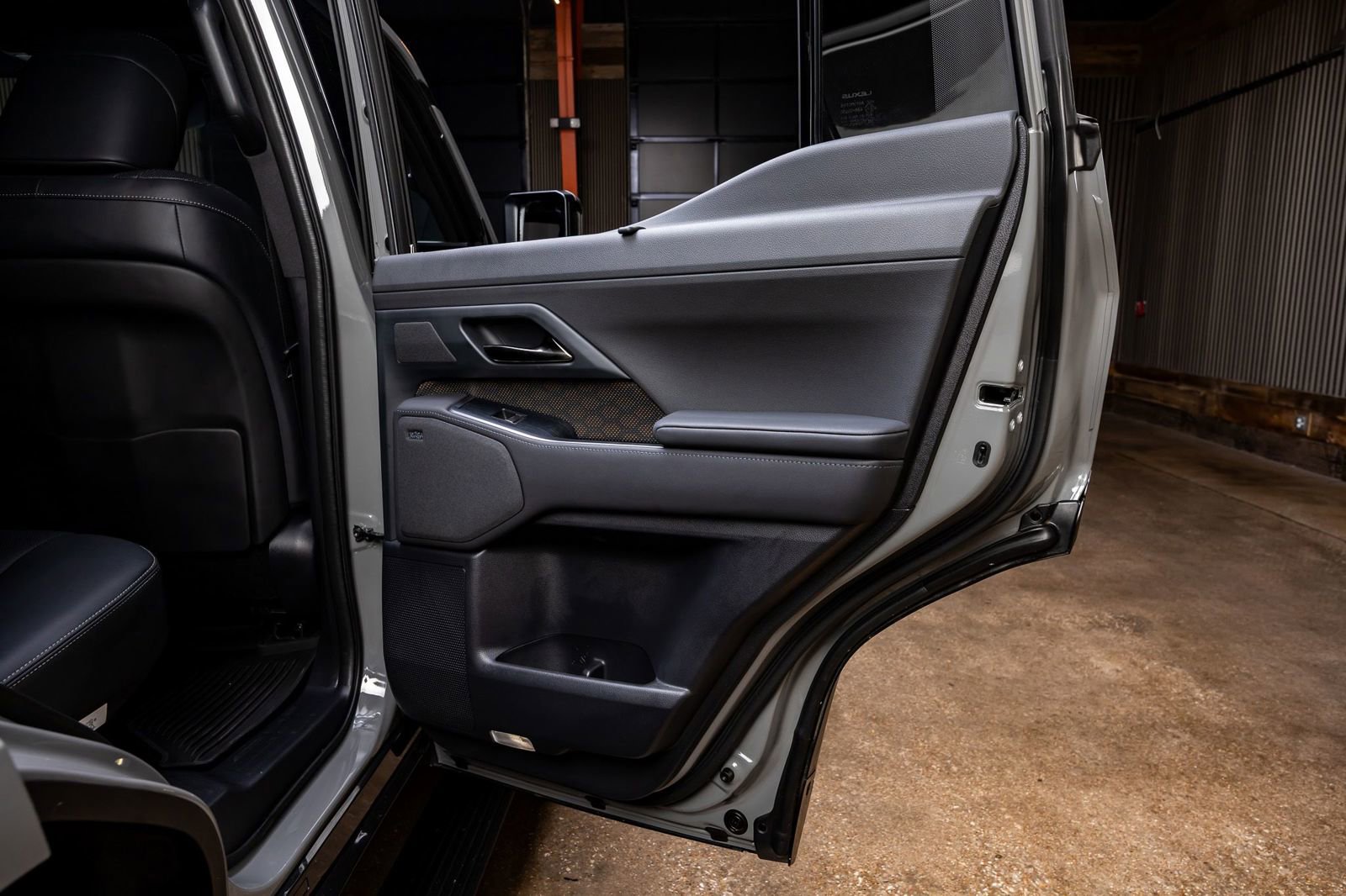 Used 2024 Lexus GX 550 image 40