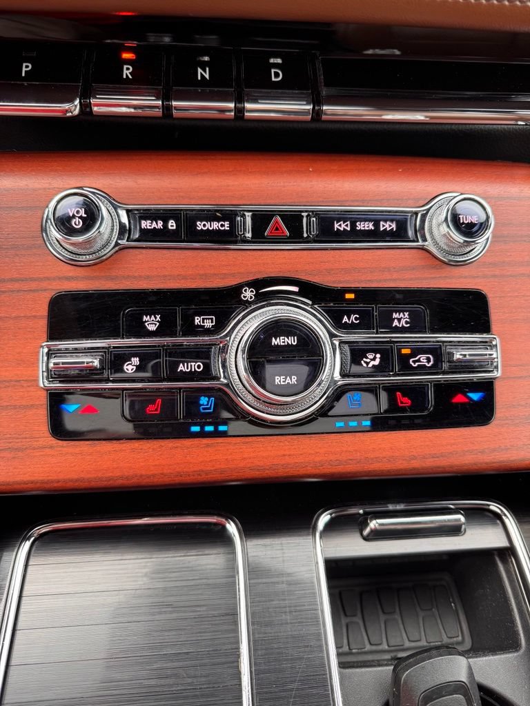 Used 2021 Lincoln Aviator Reserve w/ Equipment Group 202A AWD/4WD image 22