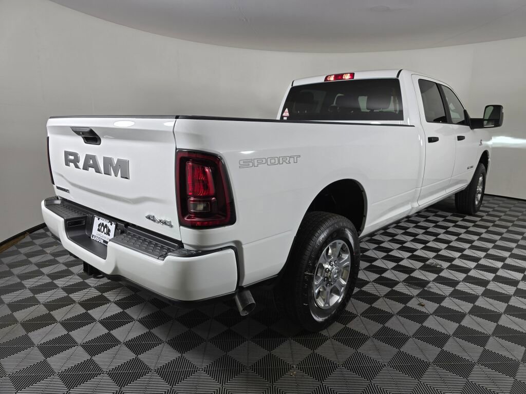 New 2026 RAM 3500 Big Horn AWD/4WD image 4