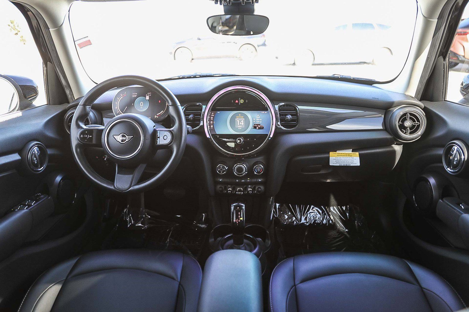 Used 2022 MINI Cooper 4-Door Hardtop image 12