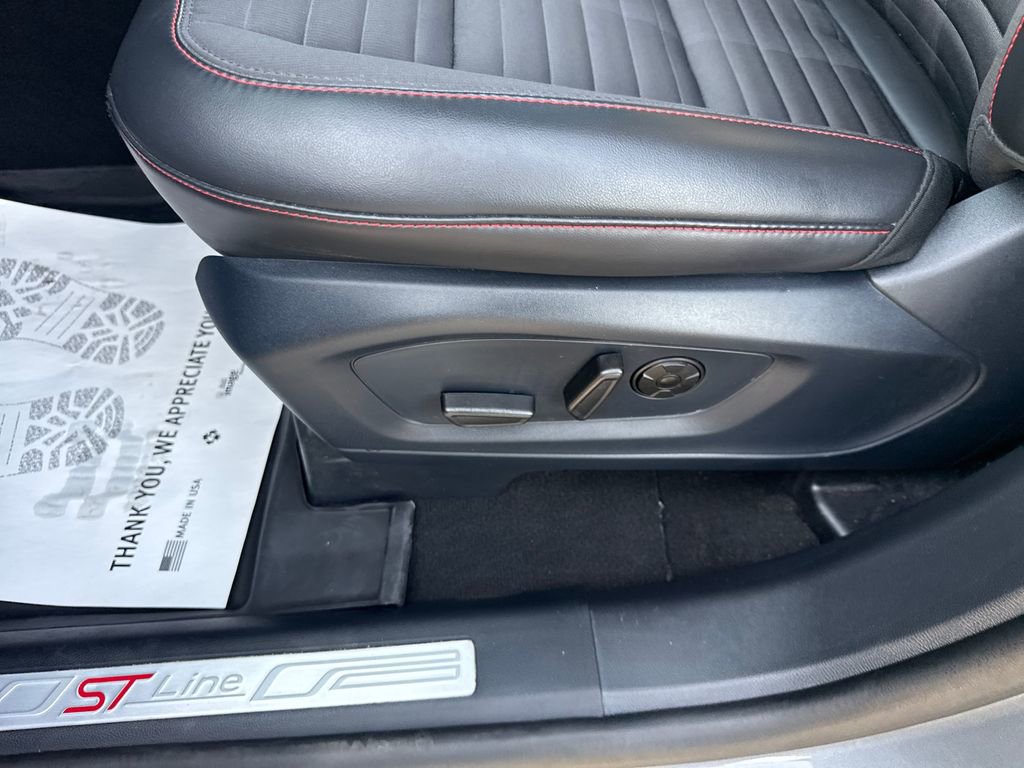 Used 2025 Ford Explorer ST-Line w/ Premium Package image 35