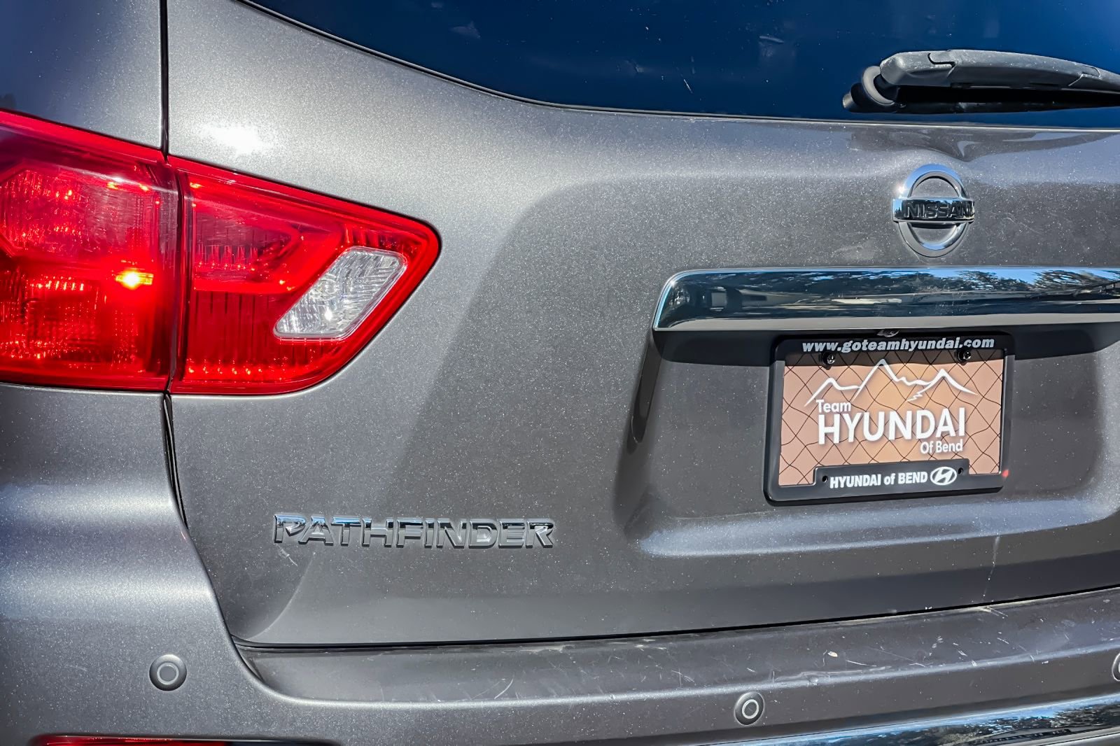 Used 2018 Nissan Pathfinder SL image 41