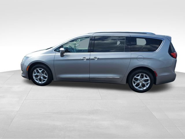 Used 2020 Chrysler Pacifica Touring-L w/ Tire & Wheel Group FWD image 7