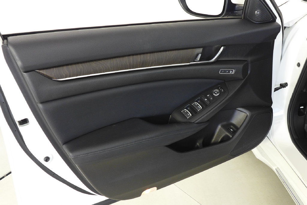 Used 2018 Honda Accord EX-L image 11