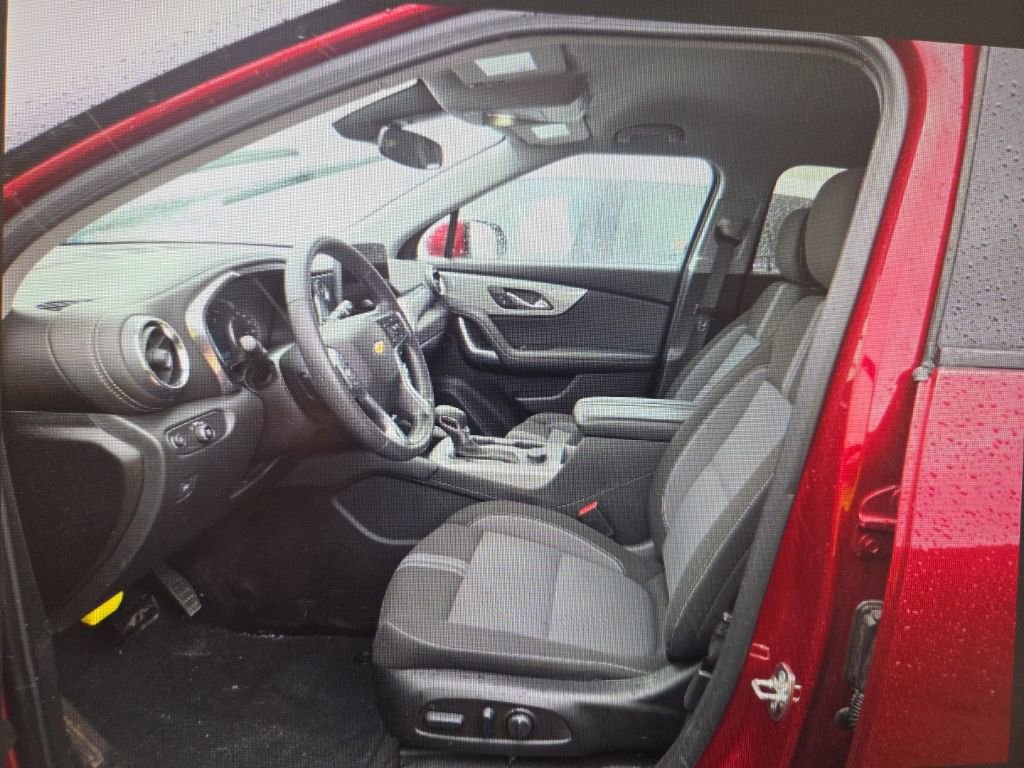 Used 2025 Chevrolet Blazer LT image 5