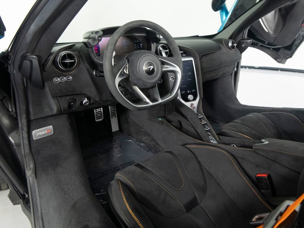Used 2024 McLaren 750S Spider RWD image 17