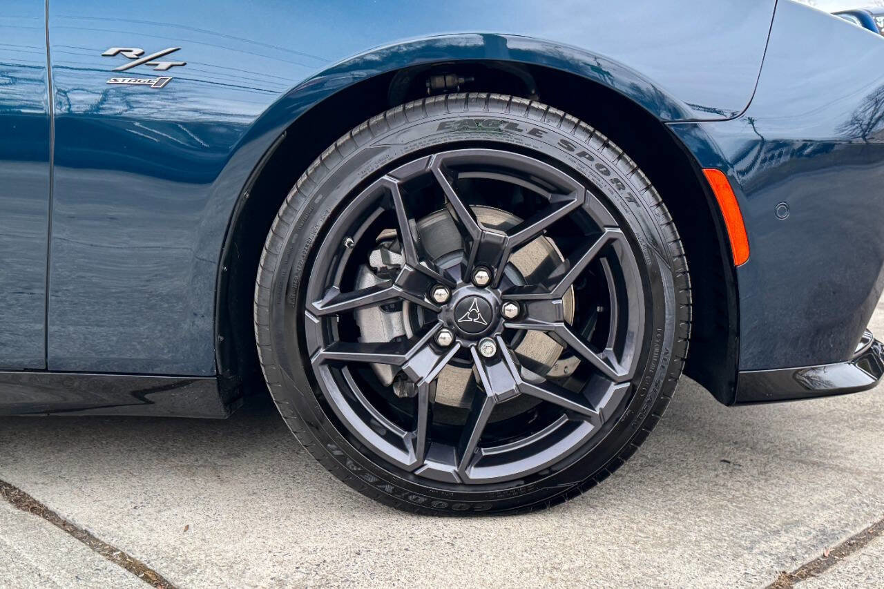 Used 2024 Dodge Charger R/T w/ Plus Group image 10