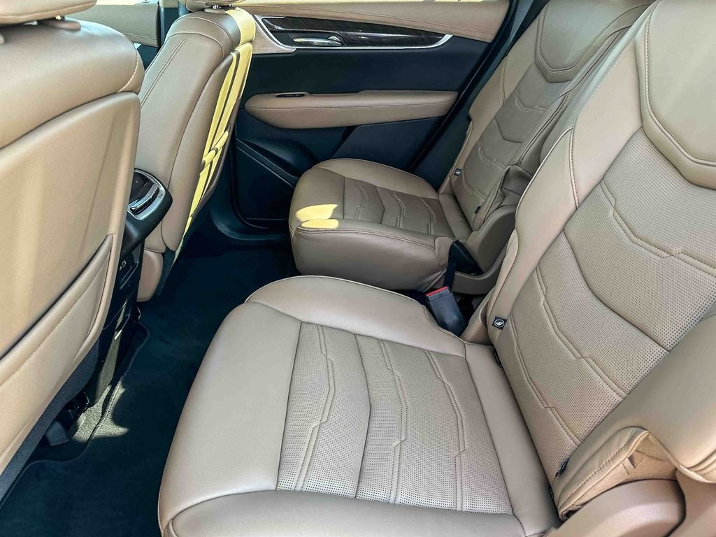 Used 2020 Cadillac XT6 Premium Luxury w/ Platinum Package FWD image 18