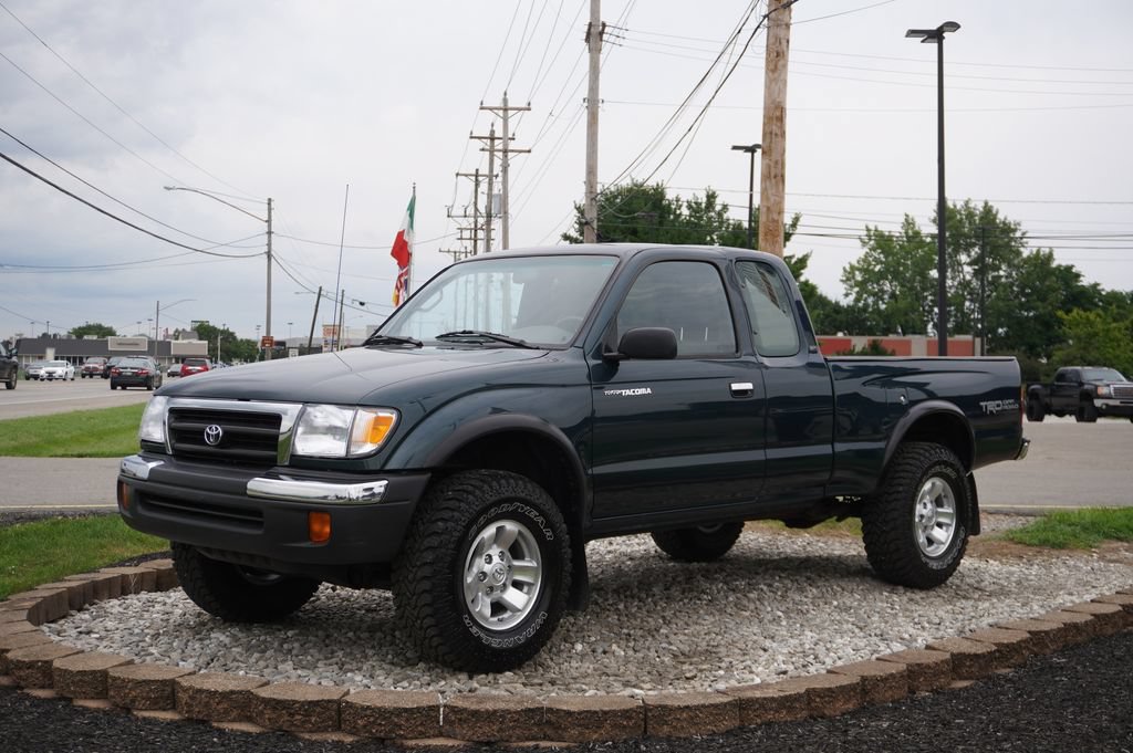 Used 1998 Toyota Tacoma PreRunner RWD image 1
