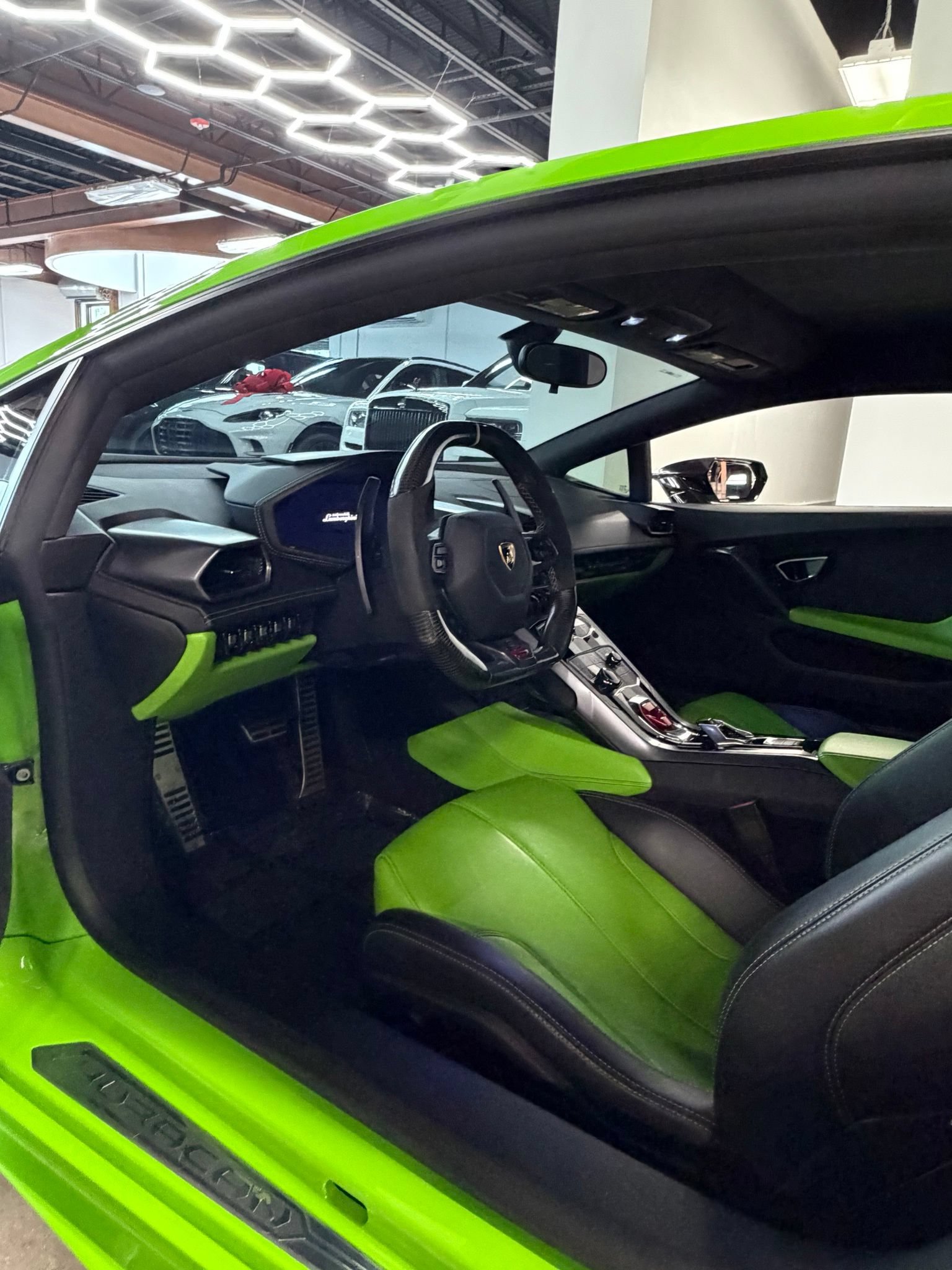 Used 2015 Lamborghini Huracan LP 610-4 AWD/4WD image 7