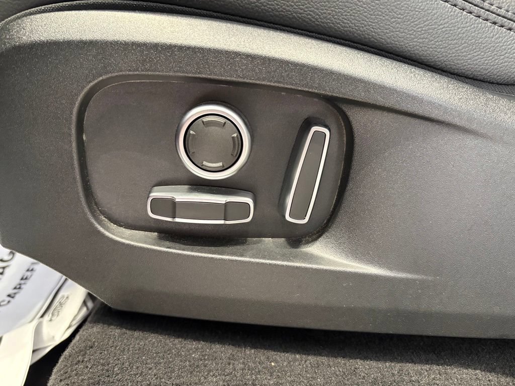Used 2021 Jaguar F-PACE S AWD/4WD image 16