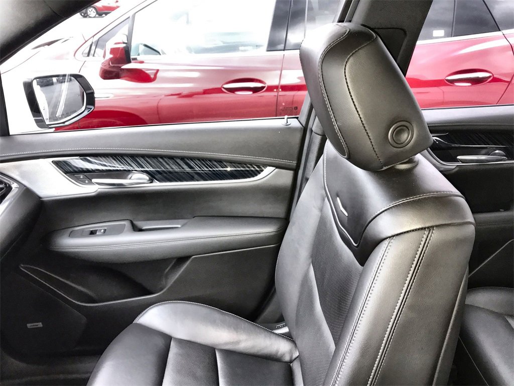 Used 2023 Cadillac XT6 Premium Luxury image 24