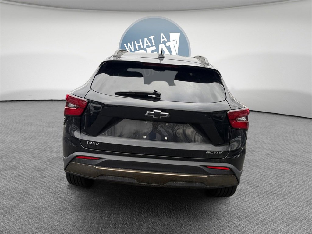 Used 2024 Chevrolet Trax ACTIV w/ Sunroof Package image 5