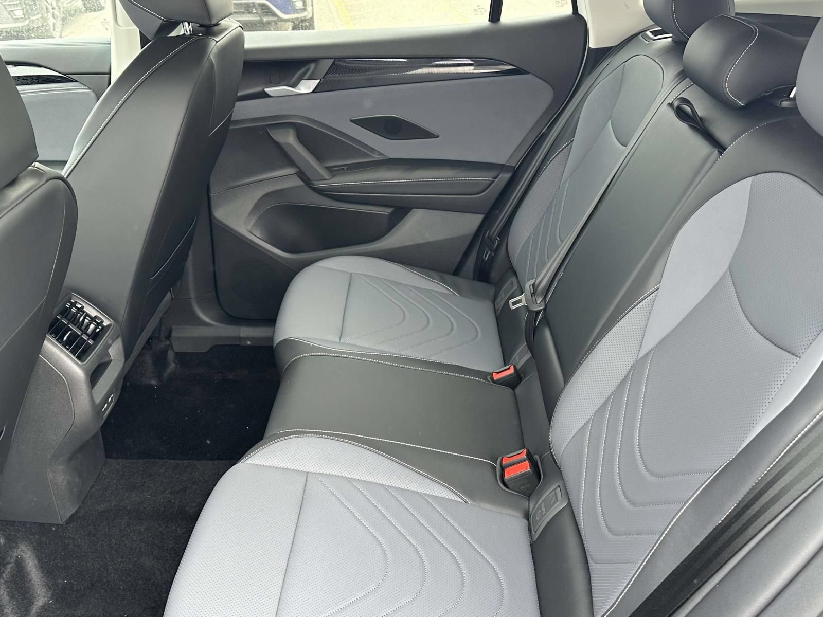 New 2026 Volkswagen Tiguan SE AWD/4WD image 13