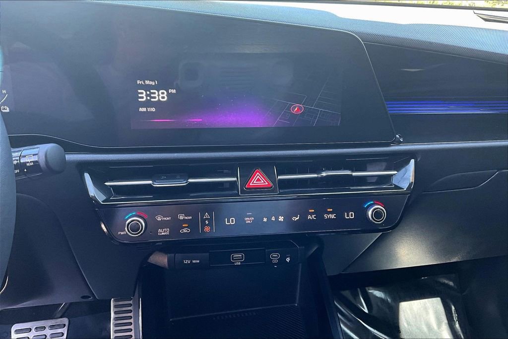 Certified 2024 Kia Niro EX Touring FWD image 15