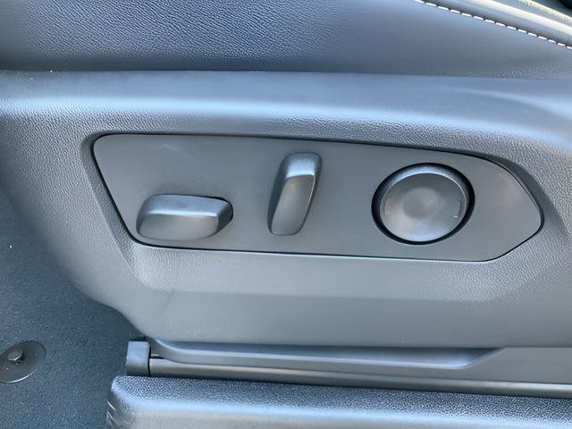 Certified 2025 GMC Yukon XL Elevation image 6