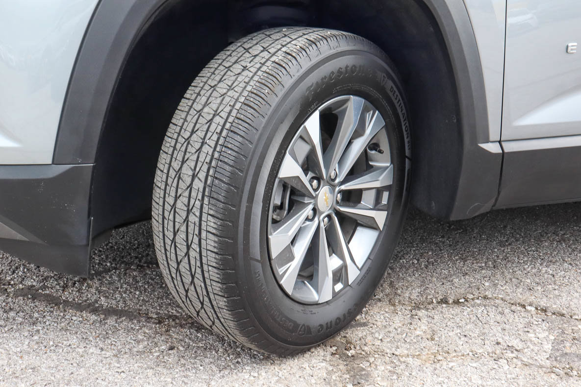 Used 2025 Chevrolet Equinox LT w/ Convenience Package II FWD image 18