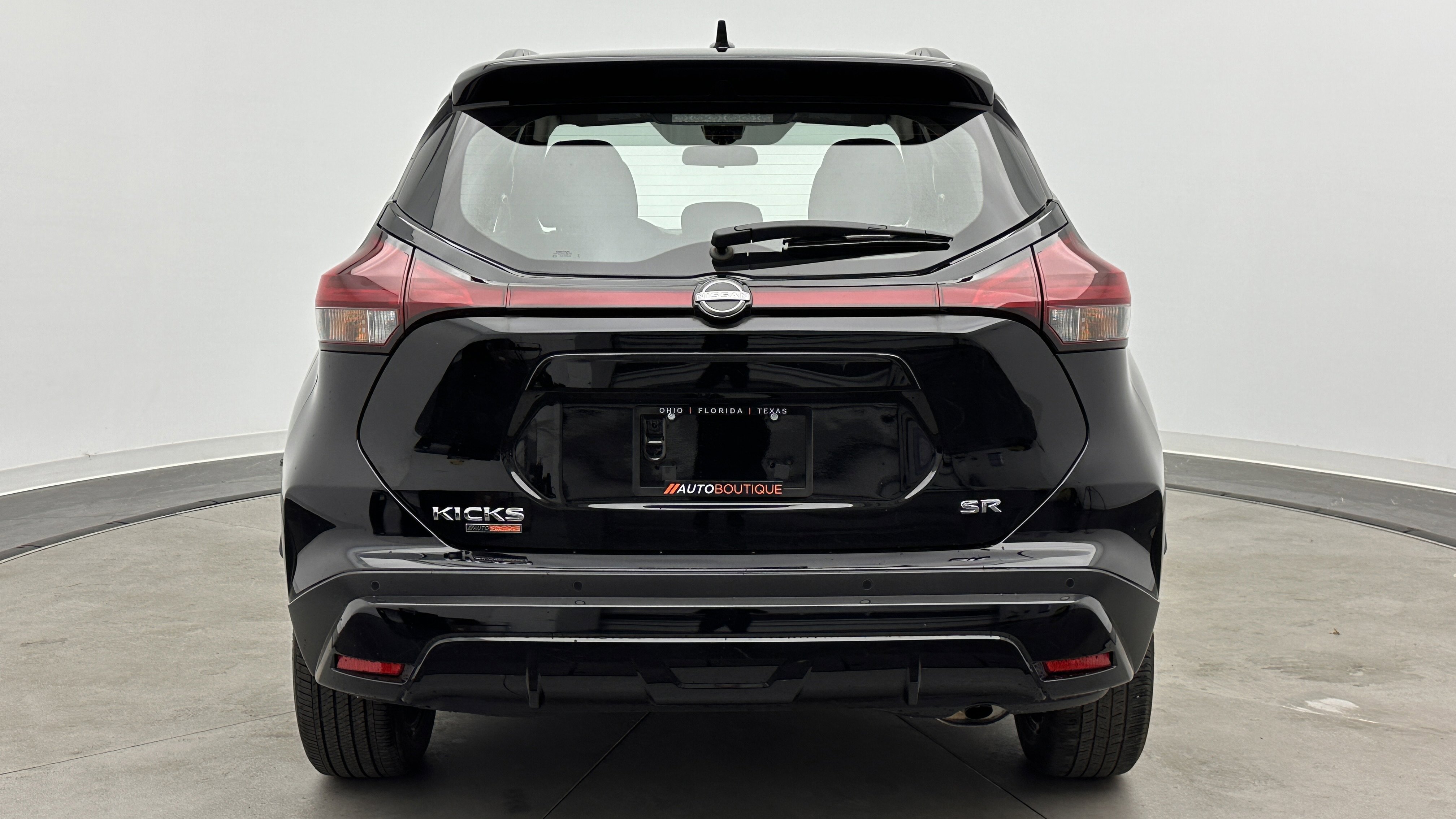 Used 2024 Nissan Kicks SR FWD image 6