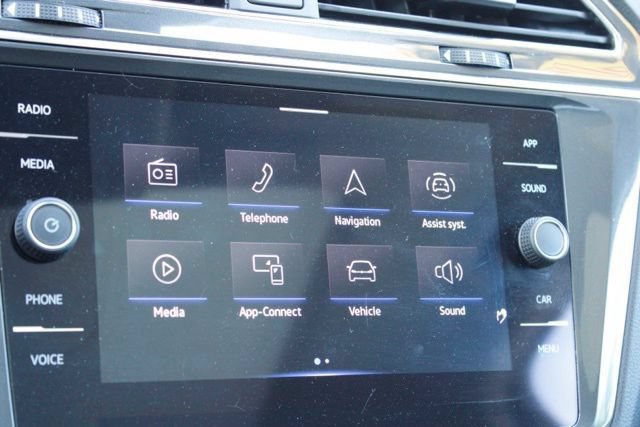 Used 2023 Volkswagen Tiguan SE w/ Panoramic Sunroof Package AWD/4WD image 26