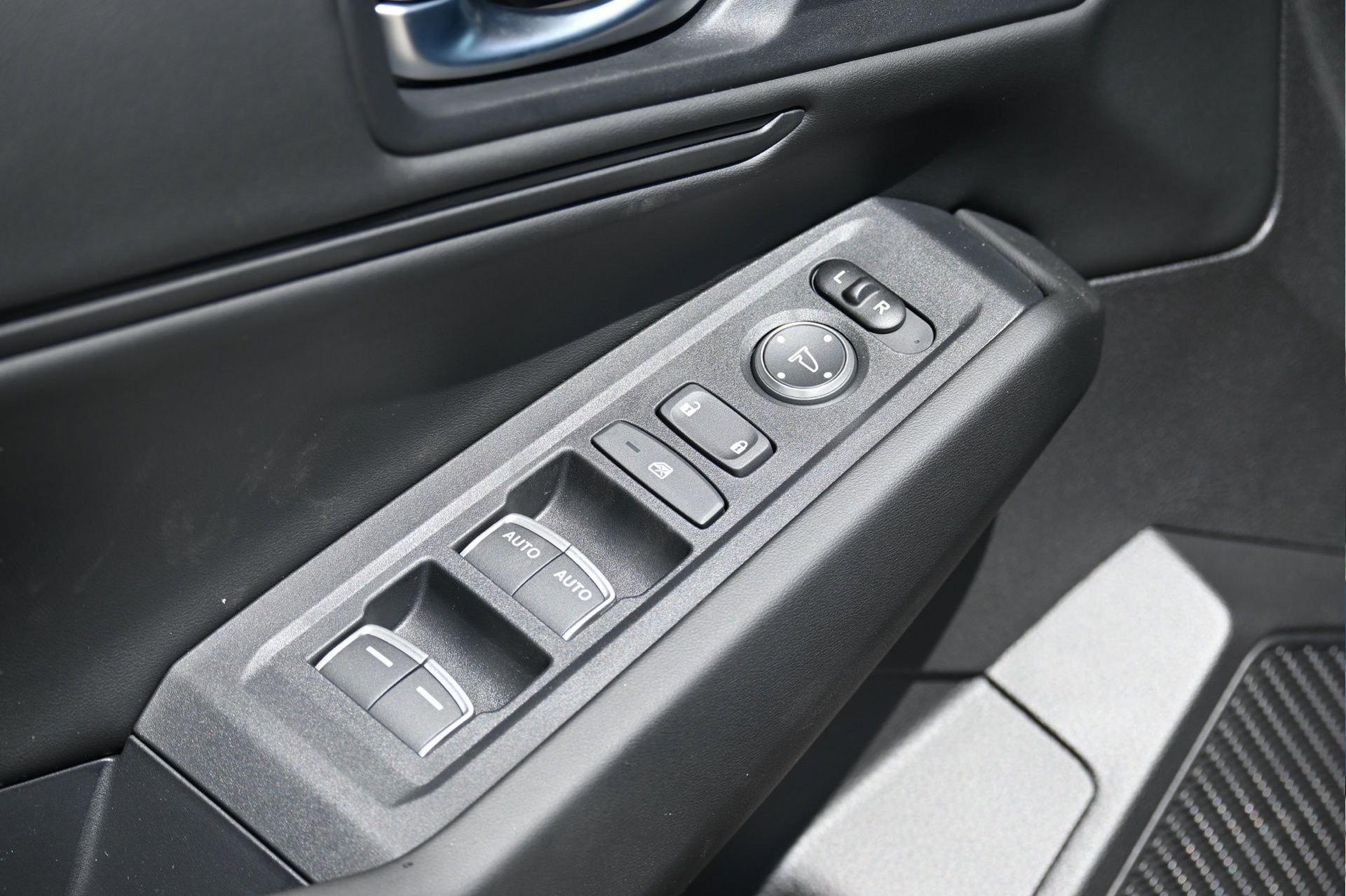 New 2025 Honda Accord SE image 17