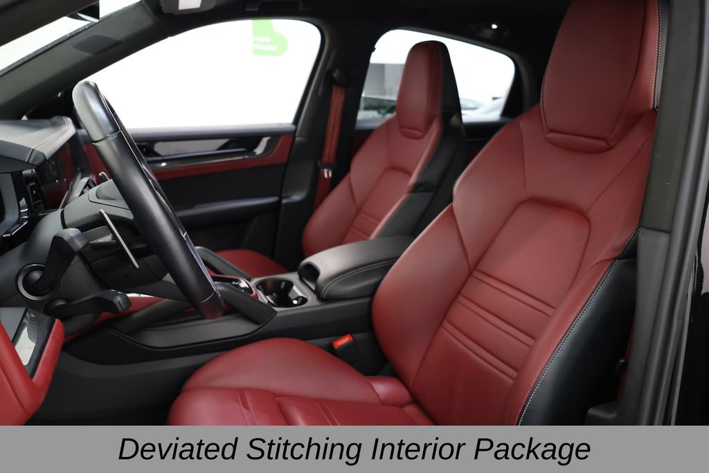 Used 2024 Porsche Cayenne Turbo GT AWD/4WD image 9