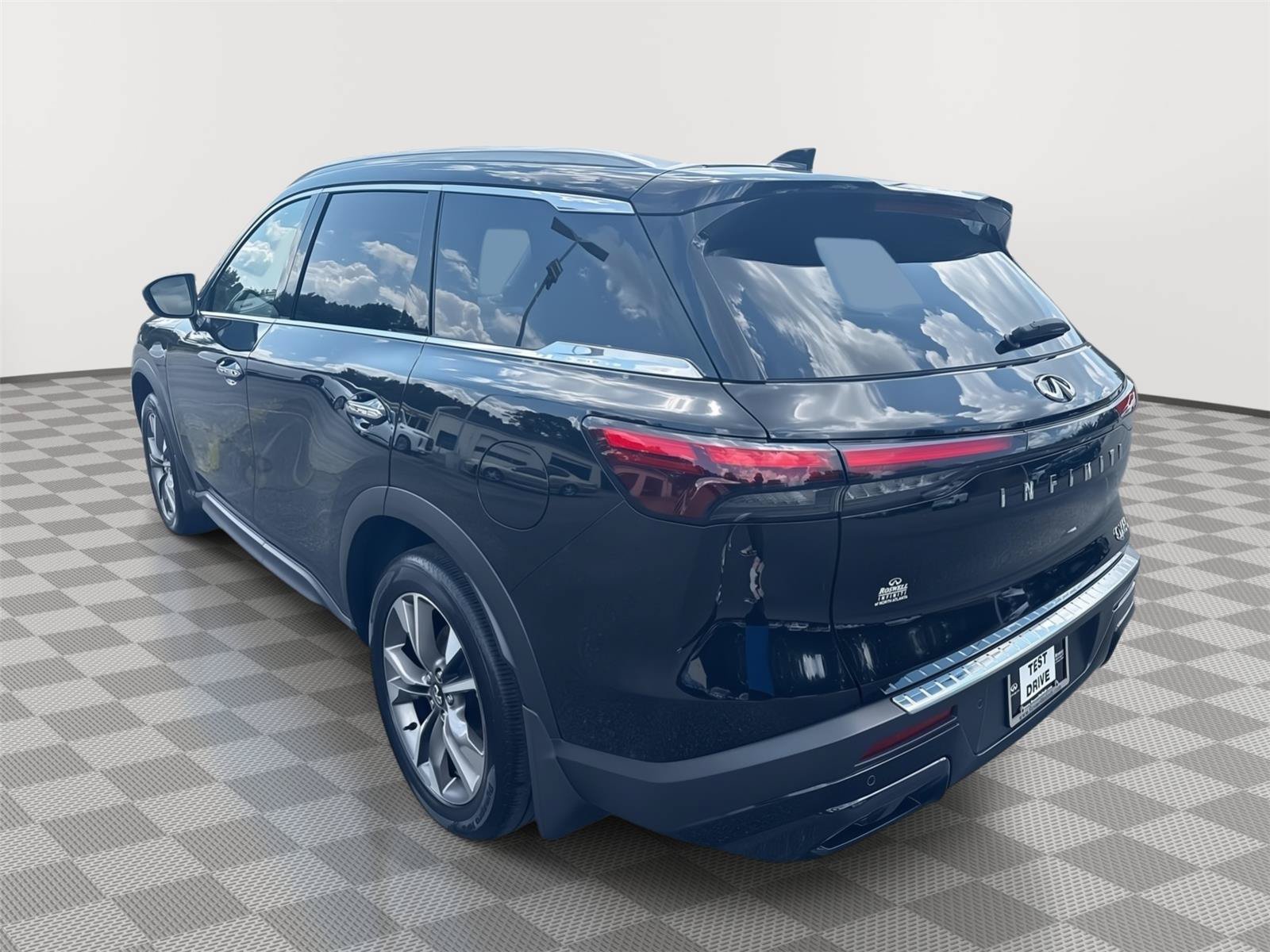 Used 2025 INFINITI QX60 Luxe w/ Cargo Package FWD image 8