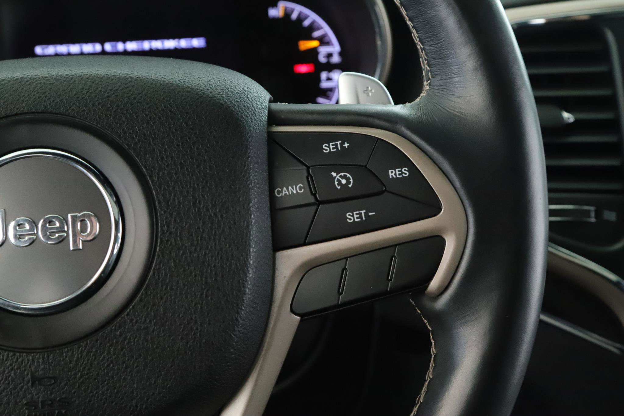 Used 2017 Jeep Grand Cherokee Limited image 9