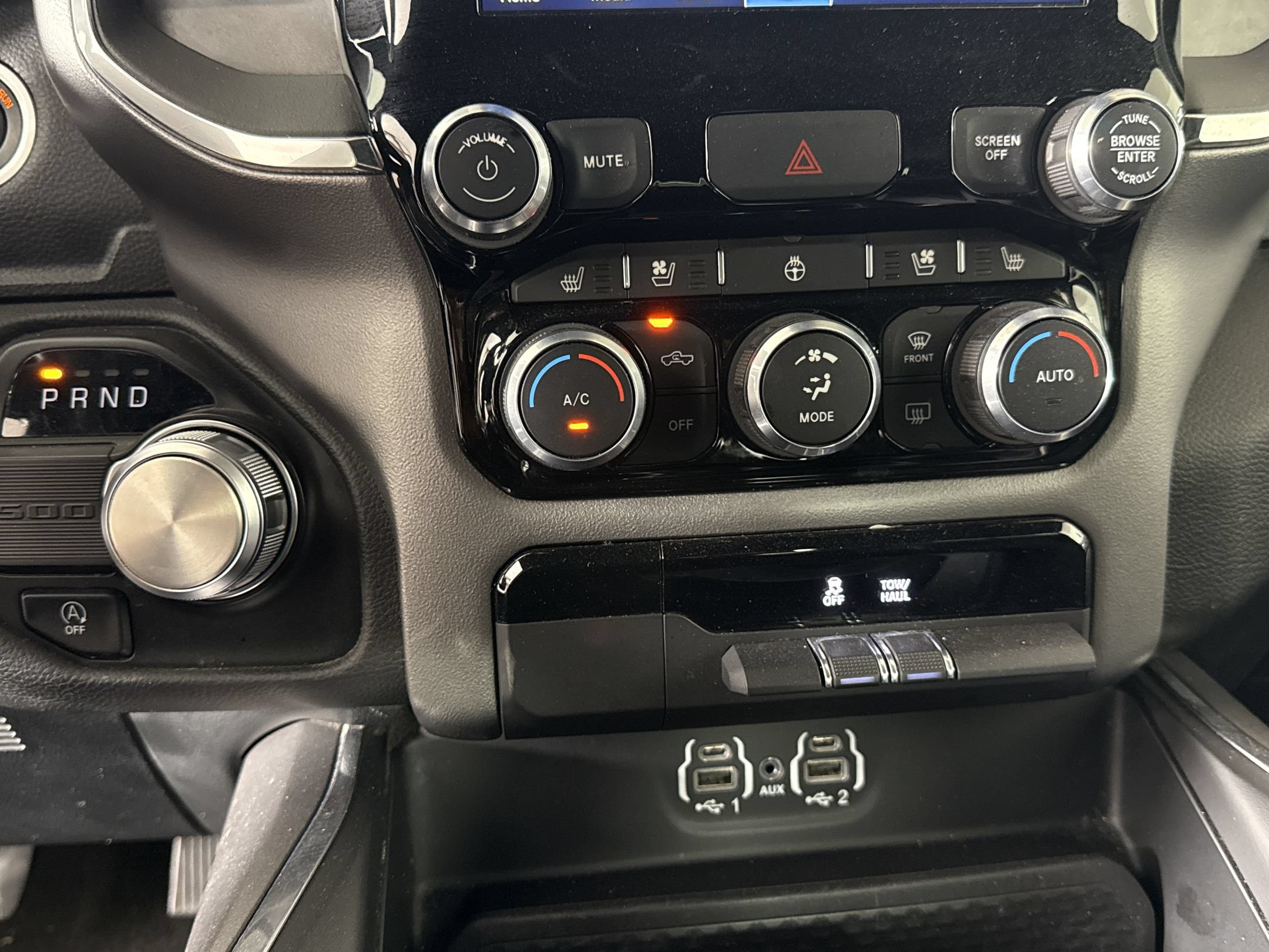Used 2024 RAM 1500 Laramie RWD image 17