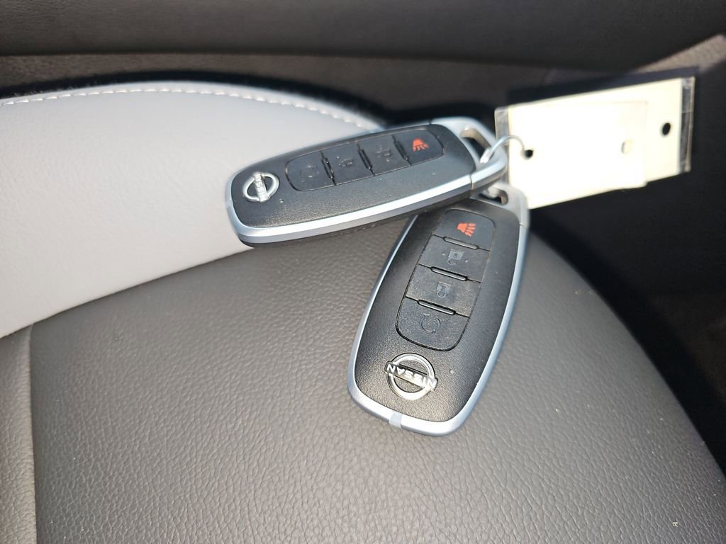 Used 2023 Nissan Kicks SR w/ SR Premium Package image 20