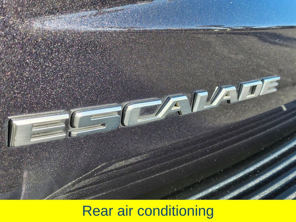 Used 2022 Cadillac Escalade Premium Luxury image 39
