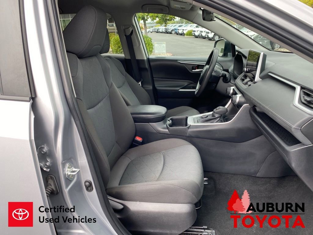 Used 2024 Toyota RAV4 XLE AWD/4WD image 17