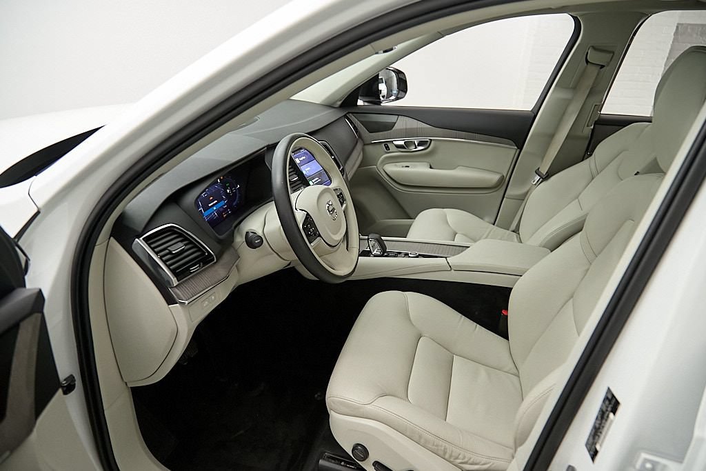 Used 2023 Volvo XC90 T8 Plus w/ Protection Package Premier AWD/4WD image 18