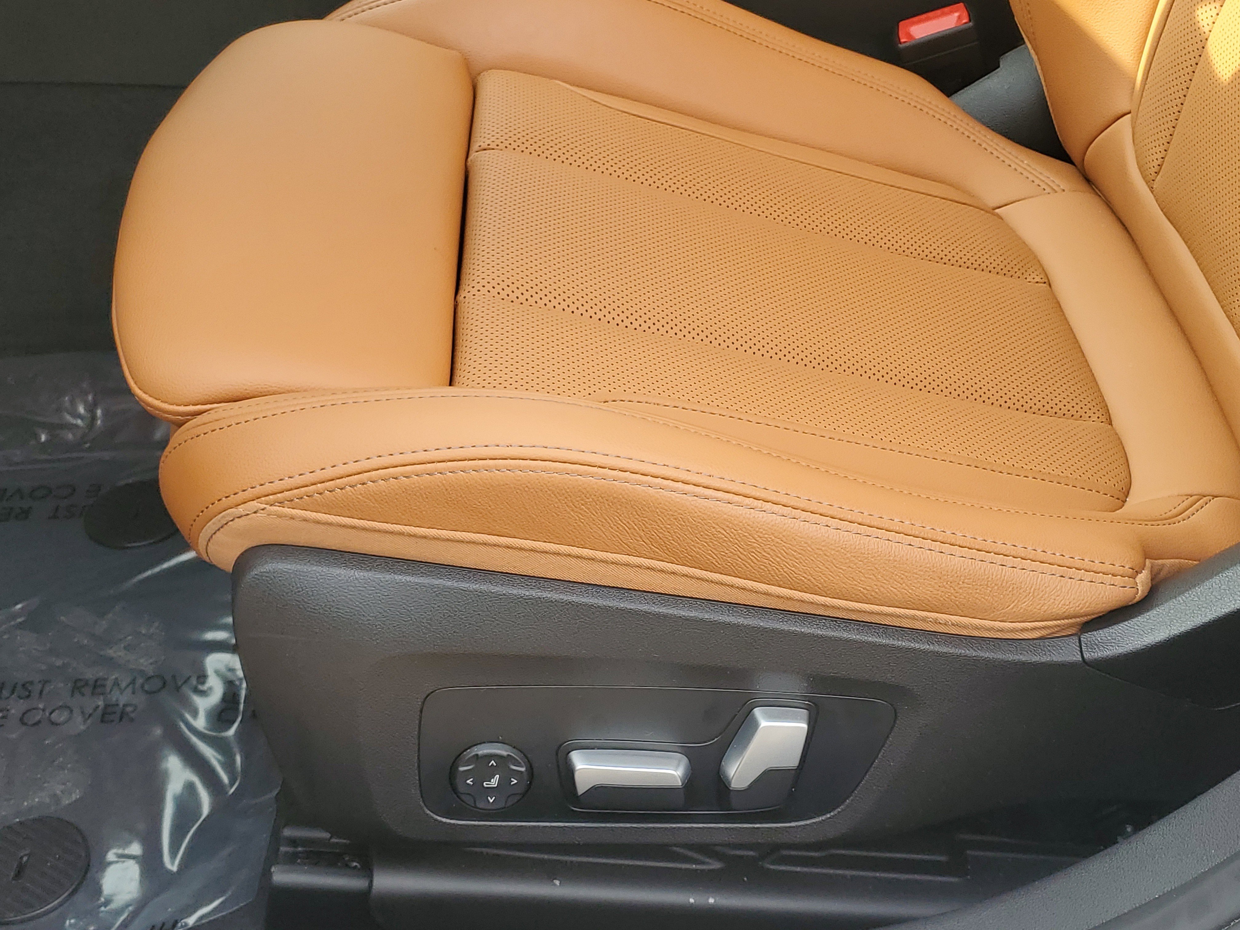 Certified 2023 BMW 330i xDrive Sedan w/ Premium Package image 9