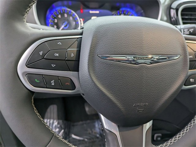 New 2025 Chrysler Pacifica Select w/ Uconnect Theater Family Group image 17