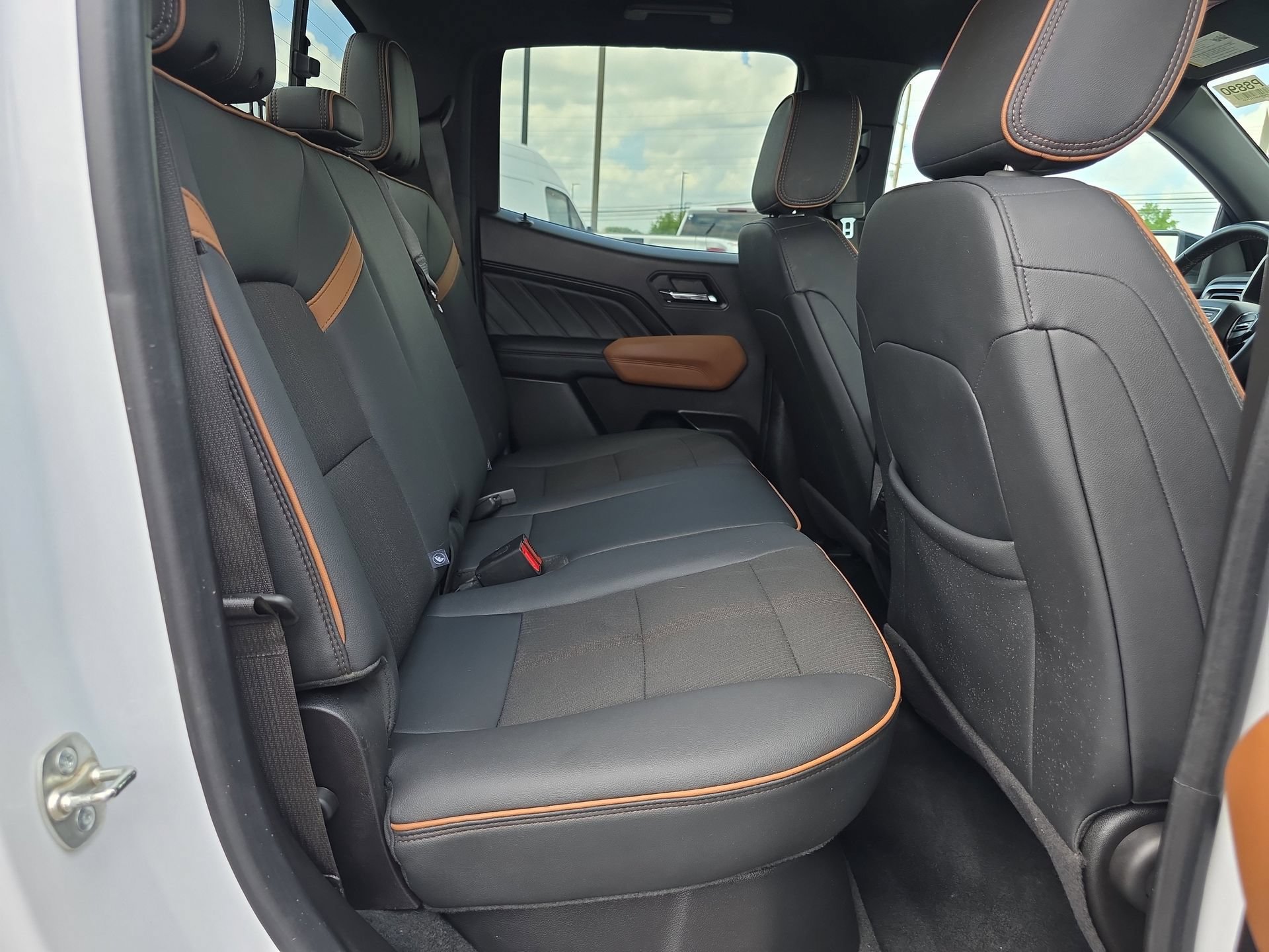Used 2024 GMC Canyon AT4 AWD/4WD image 14
