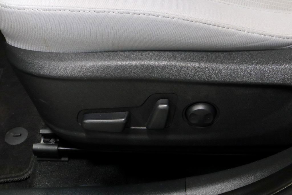 Certified 2023 Hyundai Kona SEL AWD/4WD image 24