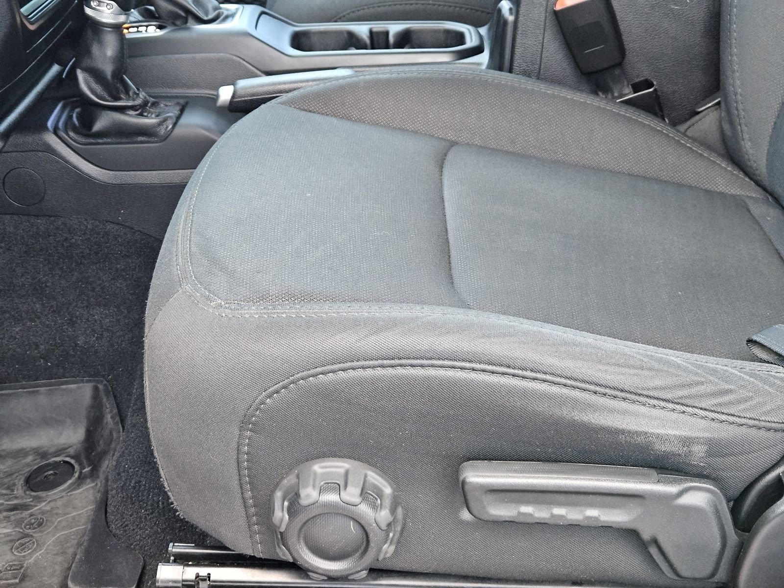 Used 2018 Jeep Wrangler Unlimited Sport S image 26