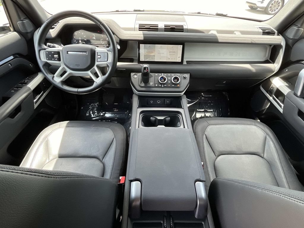 Used 2023 Land Rover Defender 110 X-Dynamic SE AWD/4WD image 9