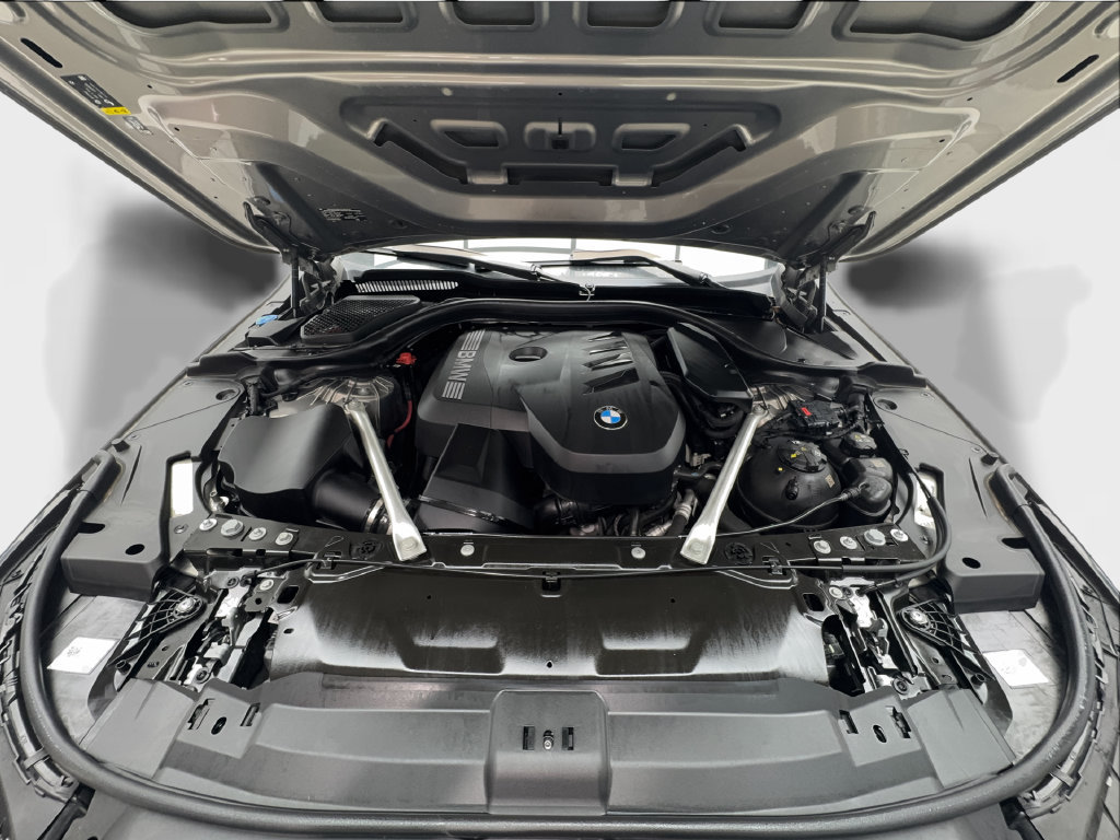 Used 2024 BMW 530i w/ Premium Package RWD image 20