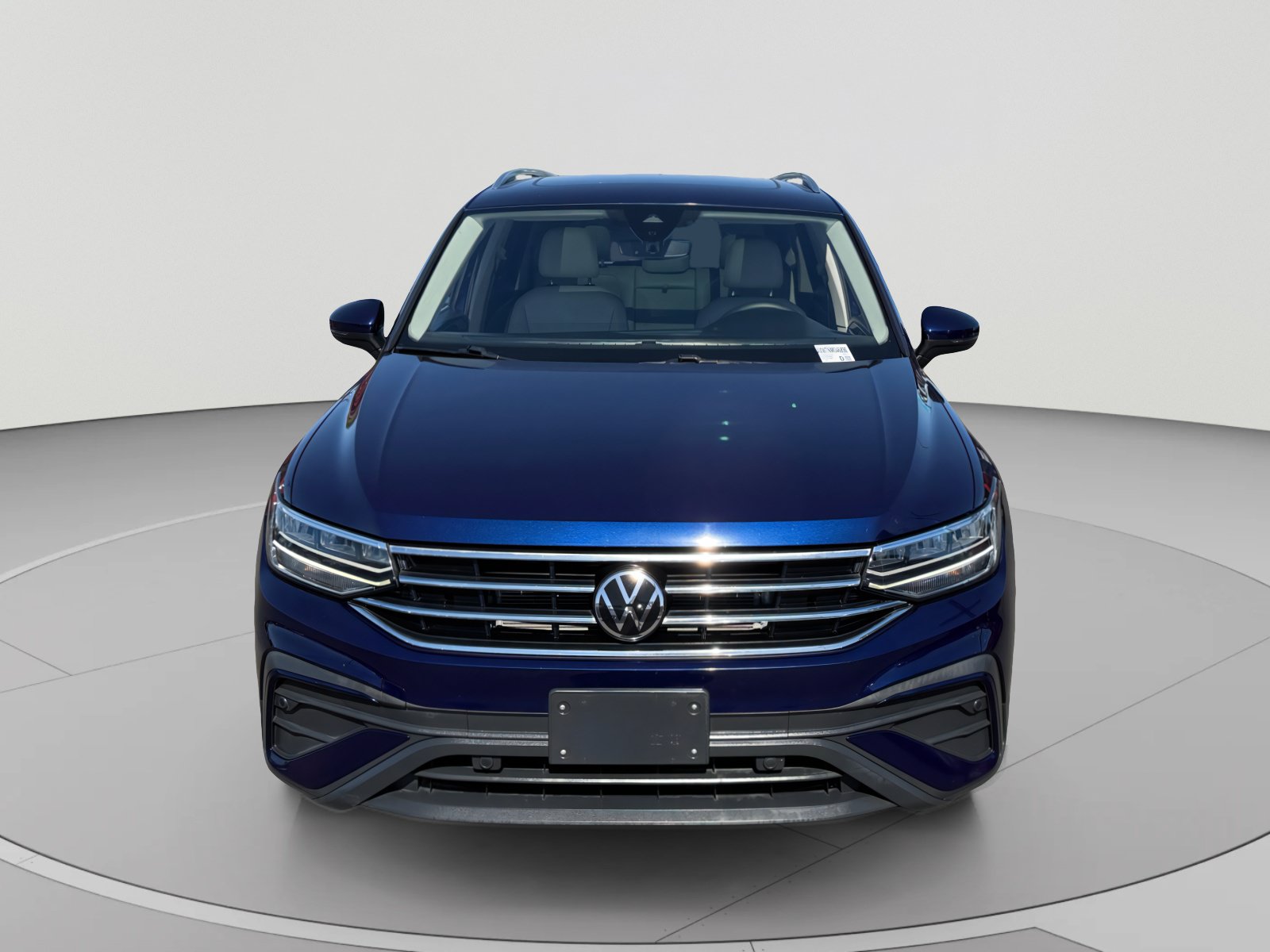 Used 2022 Volkswagen Tiguan SE w/ Panoramic Sunroof Package AWD/4WD image 8