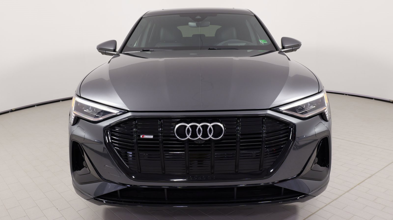 Used 2023 Audi e-tron Prestige w/ Prestige Package image 5